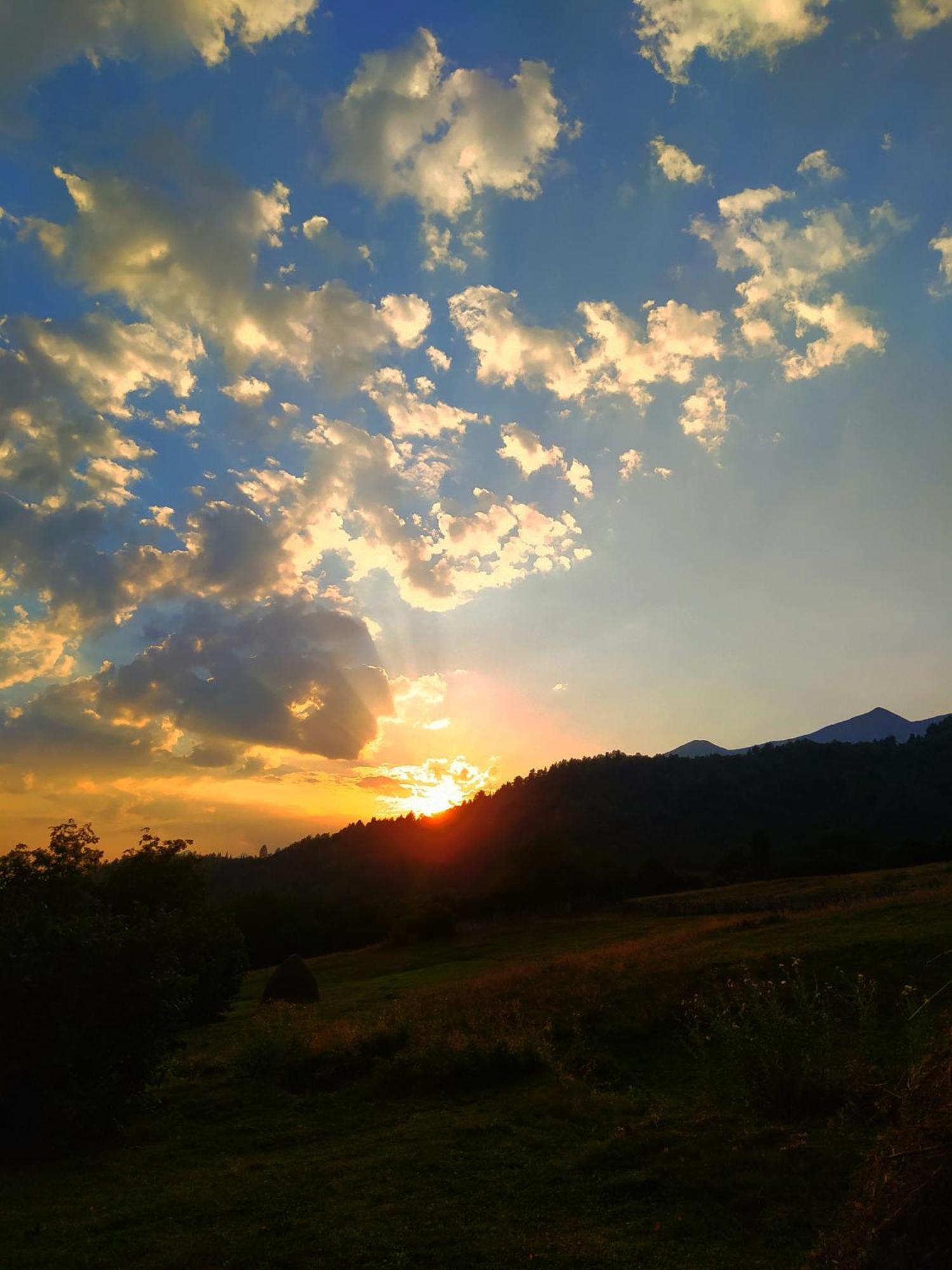Gujejiani Guest House เมสเตีย ภายนอก รูปภาพ